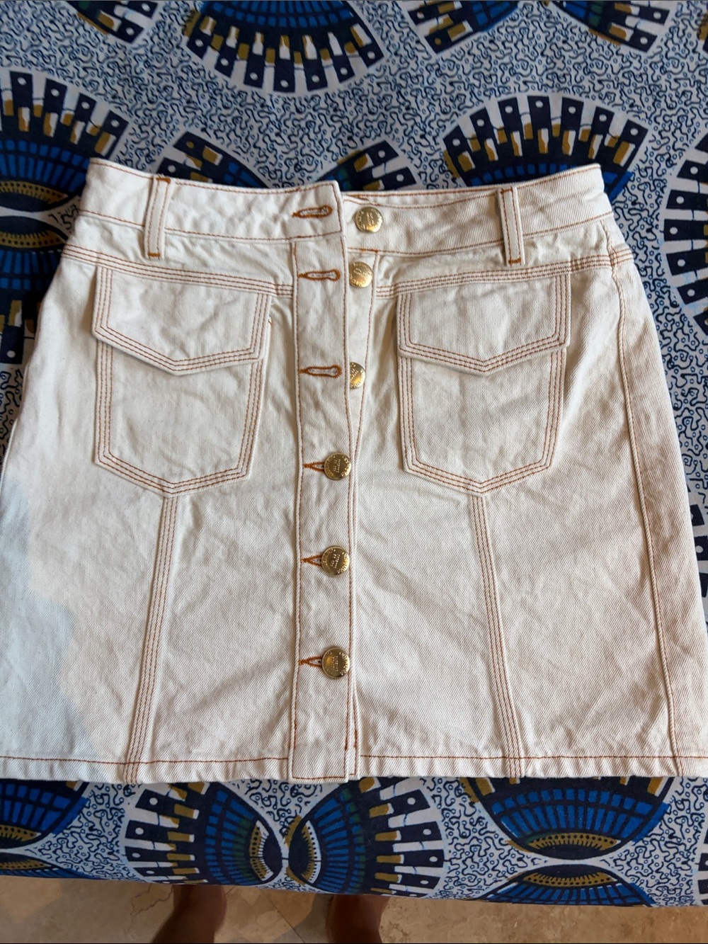 FARM Rio Cream Button-Front Mini Skirt with Contrast Stitching - Picture 3 of 11